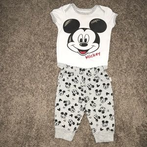 Disney Mickey Mouse onesie set